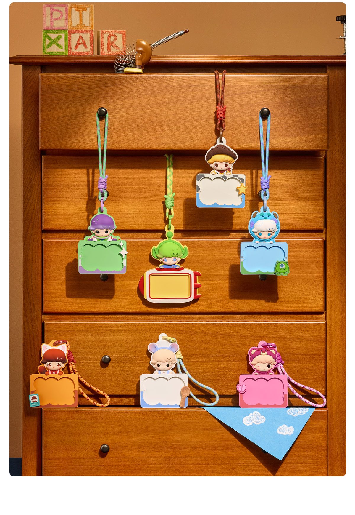 DIMOO WORLD × PIXAR Series - Card Holder Blind Box – details